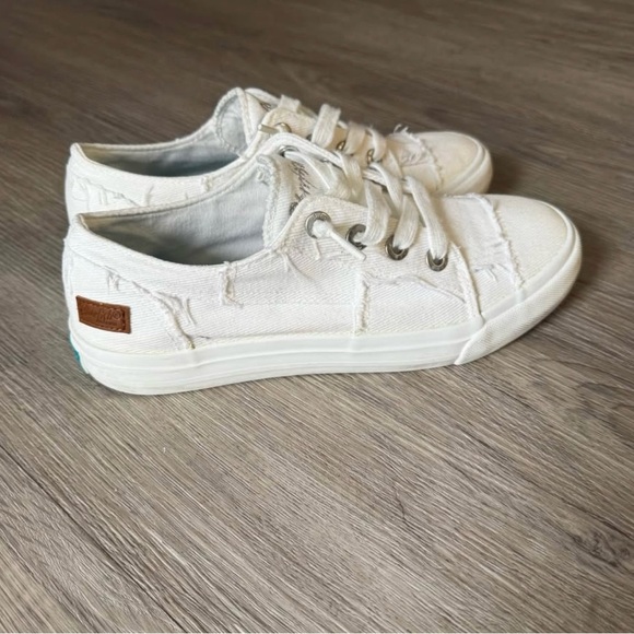 Women’s Blowfish White Casual Sneakers - Picture 2 of 4